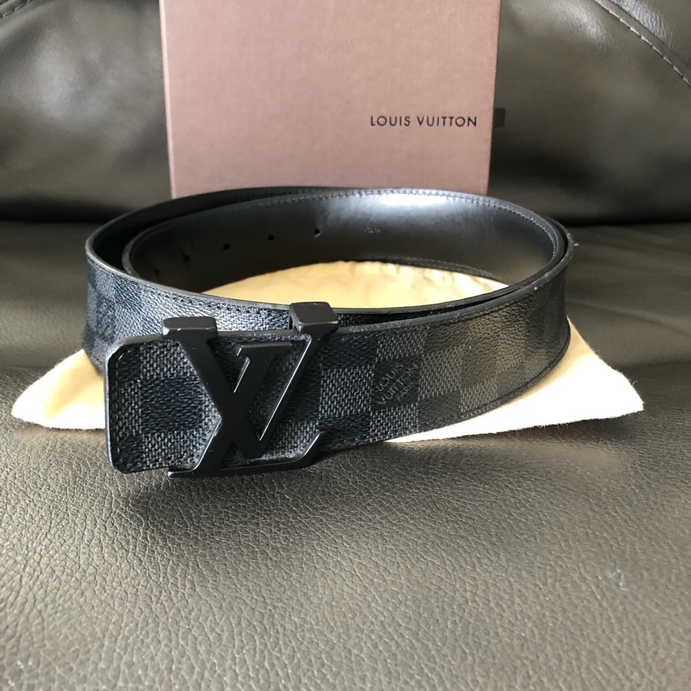Authentic Louis Vuitton men’s belt used 100/40
